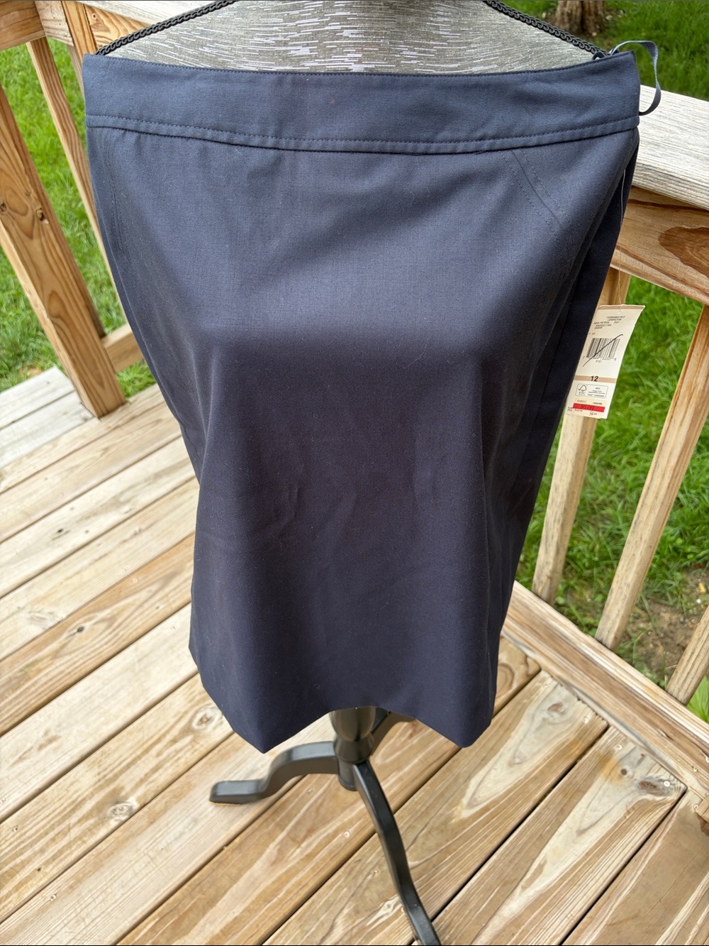 Jones, New York classic stretch Navy Pencil Skirt size 12 NWT